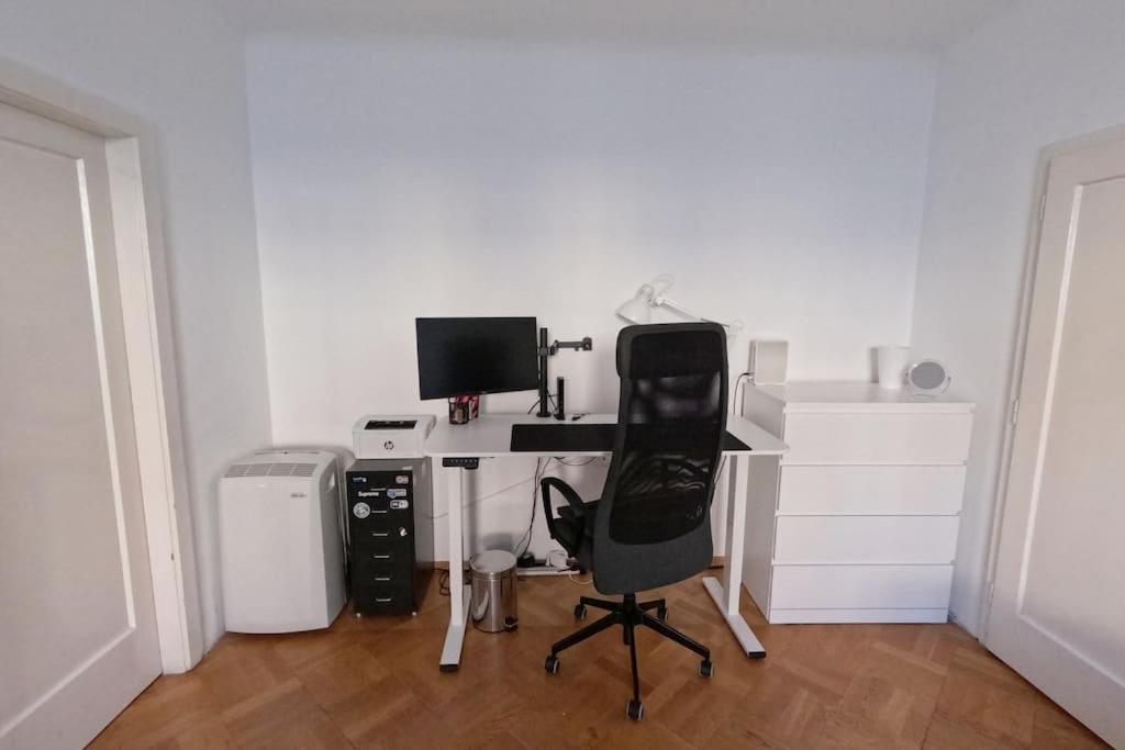 Vienna: Cozy 2-Room Apt. Buitenkant foto